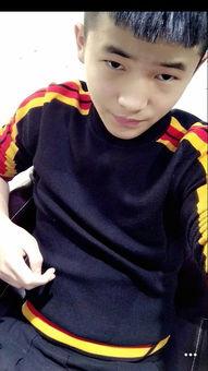 网红男孩,从街头巷尾到网络红人的蜕变之路