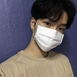 网红男孩,从街头巷尾到网络红人的蜕变之路